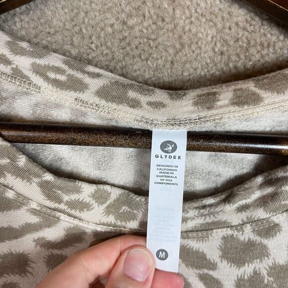 Glyder Lounge Sweatshirt Womens Medium Oatmilk Leopard Print Crewneck Thumbholes - Picture 9 of 12